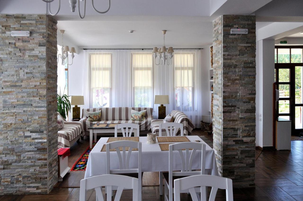 Pensiunea Doina Bucovinei Hotel Mînăstirea Humorului Bagian luar foto